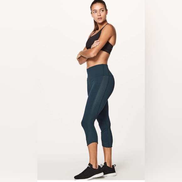 Lululemon Ready Set Go Crop (21") in Submarine Teal EUC Cropped Leggings 4 - Picture 1 of 7